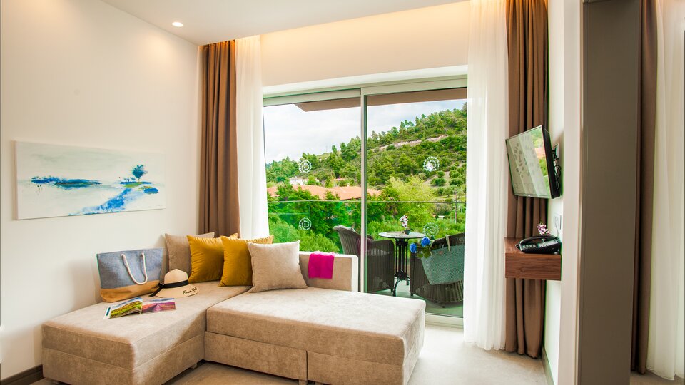 acrotel athena pallas - grand suite dnevna soba